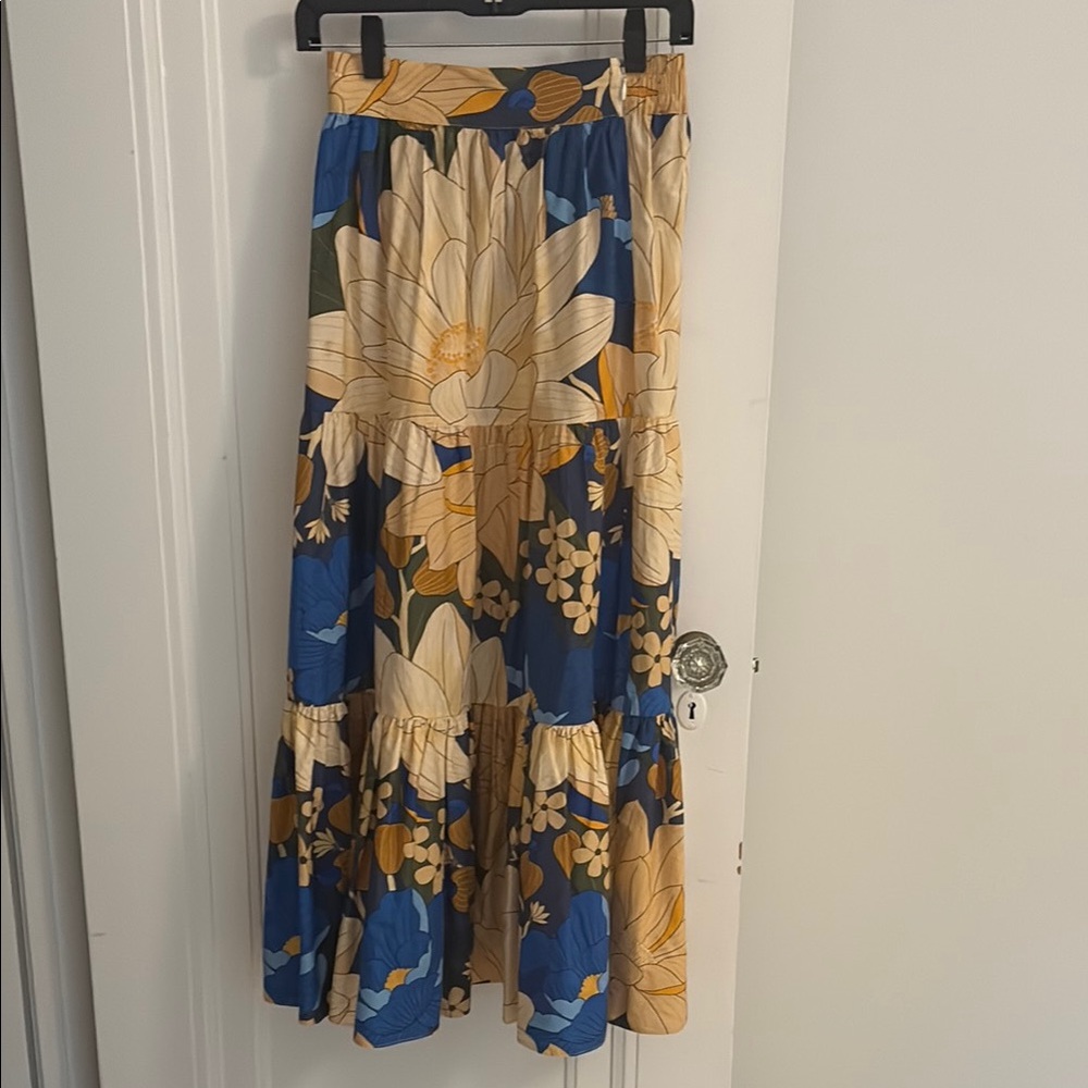 Sezane x Farm Rio “Sakura” skirt size 34. Great condition